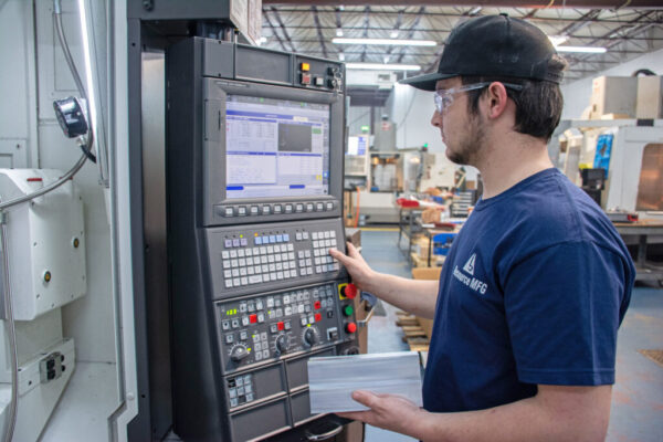 Vận Hành Máy Cnc