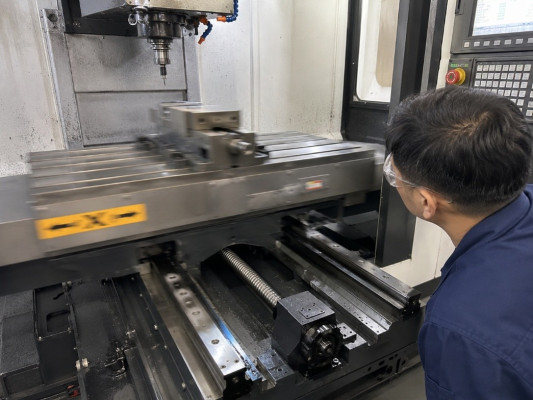 Bàn Máy Hoặc Cụm Chuyển động Bị Giật