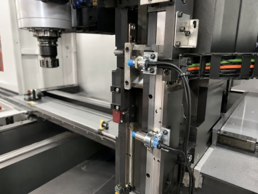 Cảm Biến Trên Máy Cnc